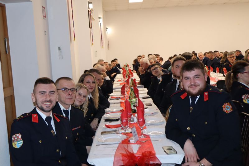 1000082075 1000082075